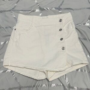 Zara White Button-Accent Denim Skort